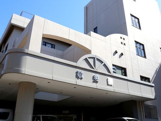 施設外観の入口  