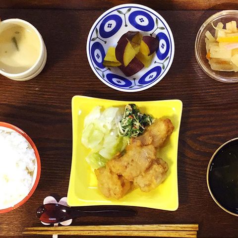 和食セットの料理 料理 色とりどりの和食セットで、栄養バランスに配慮された食事を楽しめます。