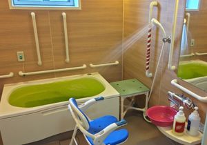 安全な入浴設備の浴室  