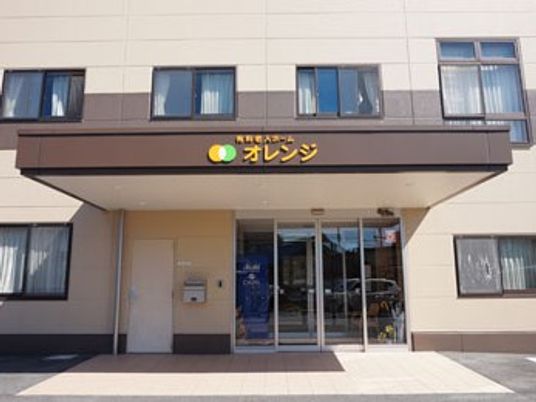 施設の正面玄関  