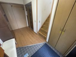 温かな雰囲気の廊下