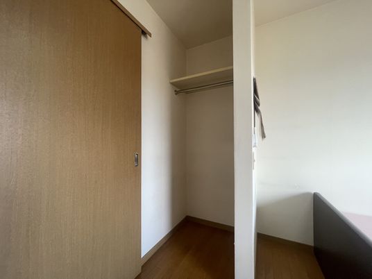 クローゼットのある部屋