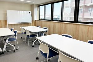自然光の入る多目的室