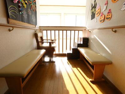 木目調の暖かい廊下