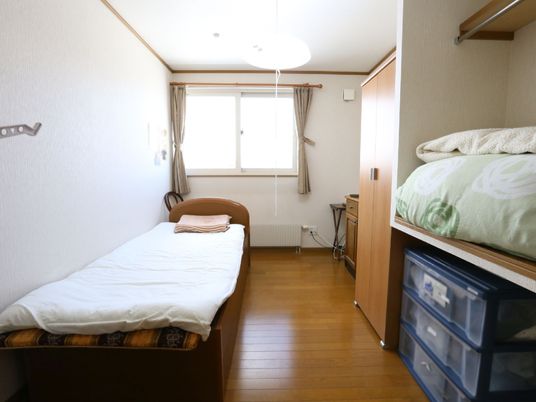 整った個室の居室
