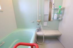 清潔な浴室設備