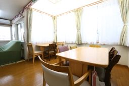 温かみのあるダイニングルーム