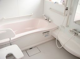 清潔な浴室設備