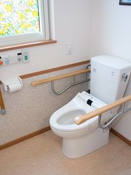 バリアフリー対応のトイレ