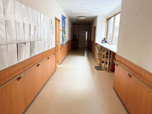 手すり付きの廊下