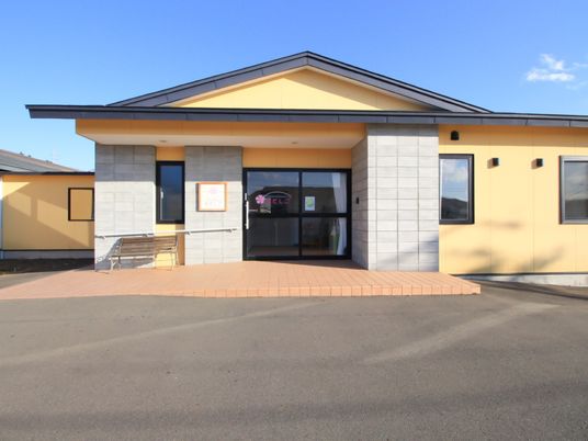きれいな建物のエントランス
