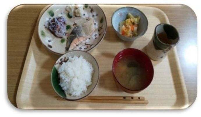 栄養豊富な食事プレート