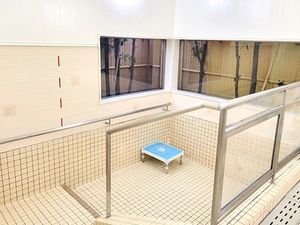 手すり付き浴室  