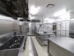 清潔なキッチン設備