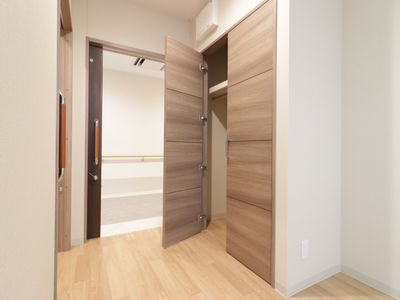 清潔感のある廊下の角