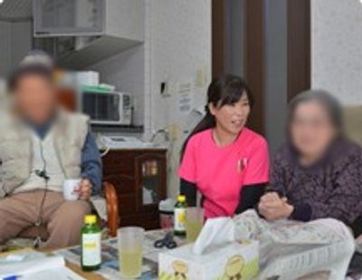 人々が談笑している場所