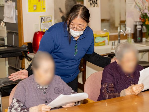 ケアスタッフと利用者の交流