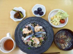 色とりどりの食事セット  