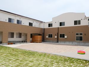 中庭のある外観  