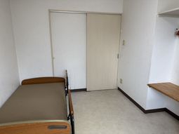 落ち着いた雰囲気の居室