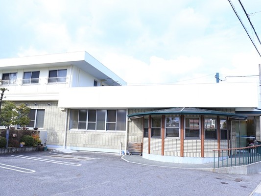 医療法人守玄会長久手内科胃腸科の外観