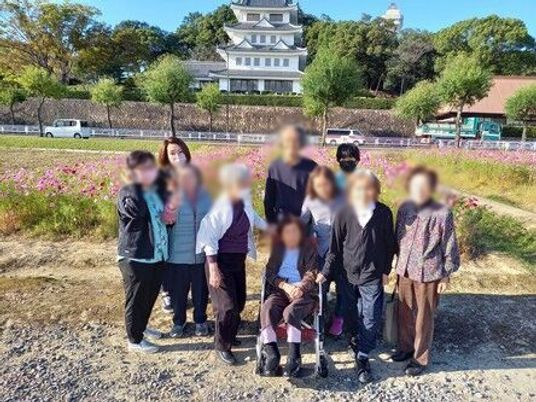 人々が集う庭園