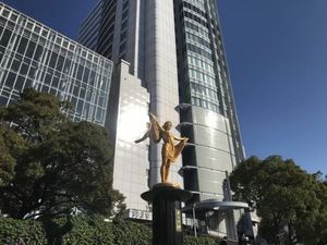 高層建物の外観  