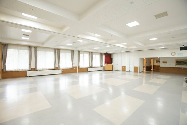 広々とした多目的室