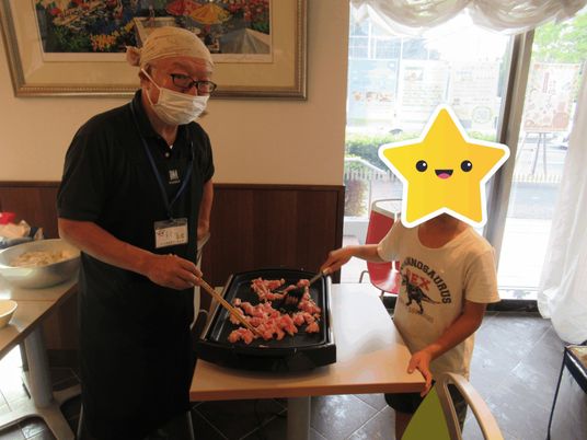 調理の様子が見られる部屋