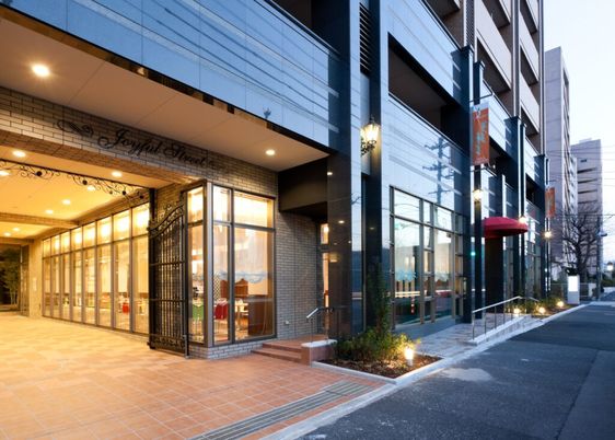 都会的な建物の外観