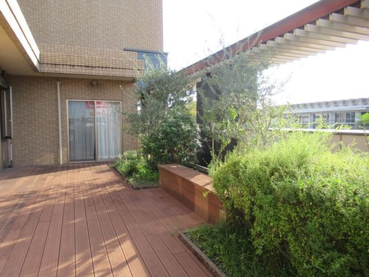 自然光の入るテラス