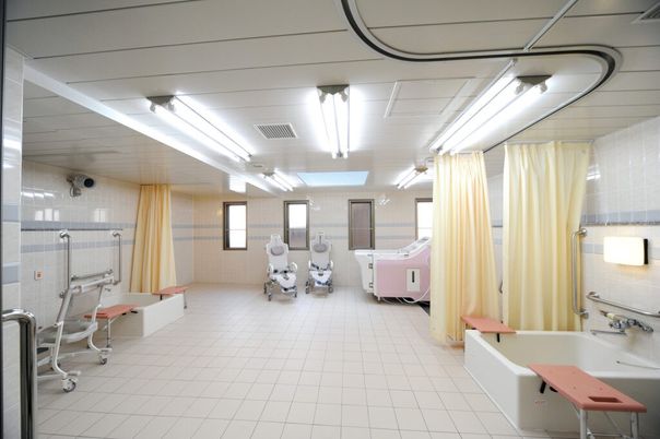 自然光が入る浴室