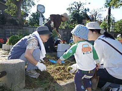 共同で園芸を楽しむ様子