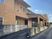 広々とした建物の外観
