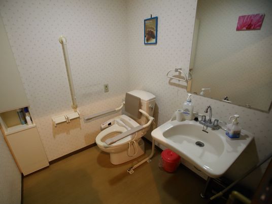 バリアフリー対応のトイレ