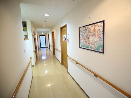 清潔感のある明るい廊下