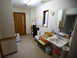 清潔な洗面所と備品