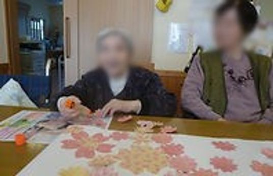 手芸を楽しむ様子