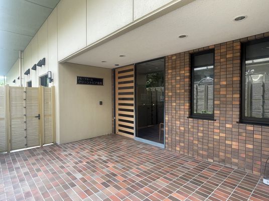 外観エントランス