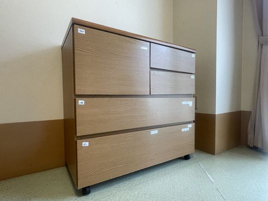 木製の収納家具