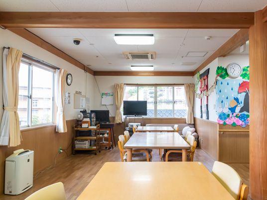 明るい共有スペースの様子