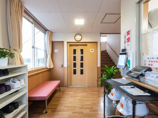 温かみのあるエントランス