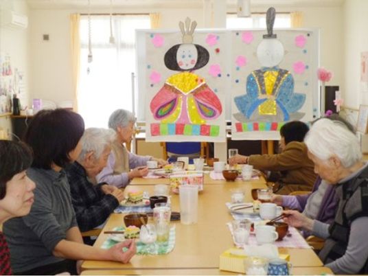 和やかな食堂の様子