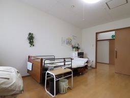 清潔で広々とした居室