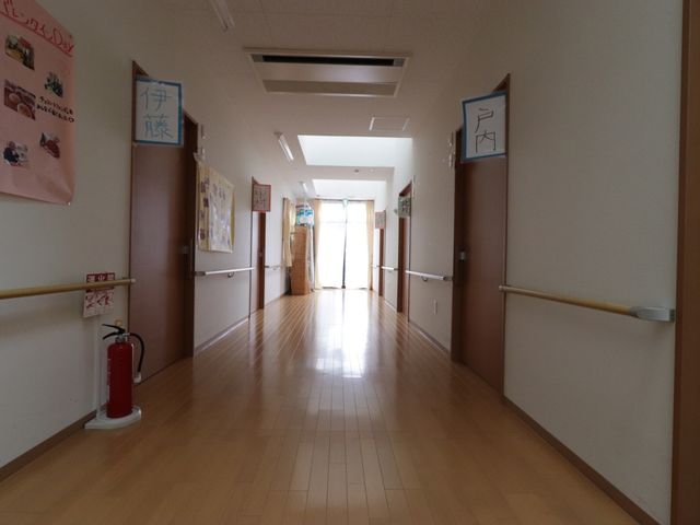 廊下の清潔なイメージ