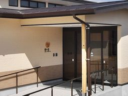 明るい入り口エントランス