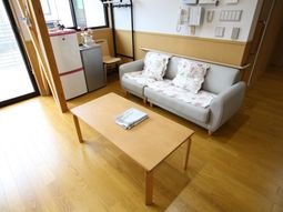 明るいリビングの一角