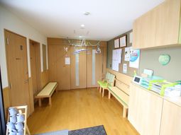 待合スペースの入り口