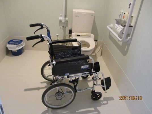 バリアフリーのトイレ設備