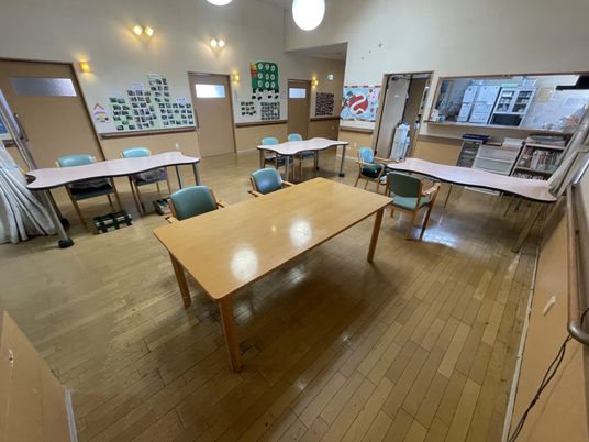 落ち着いた雰囲気の多目的室
